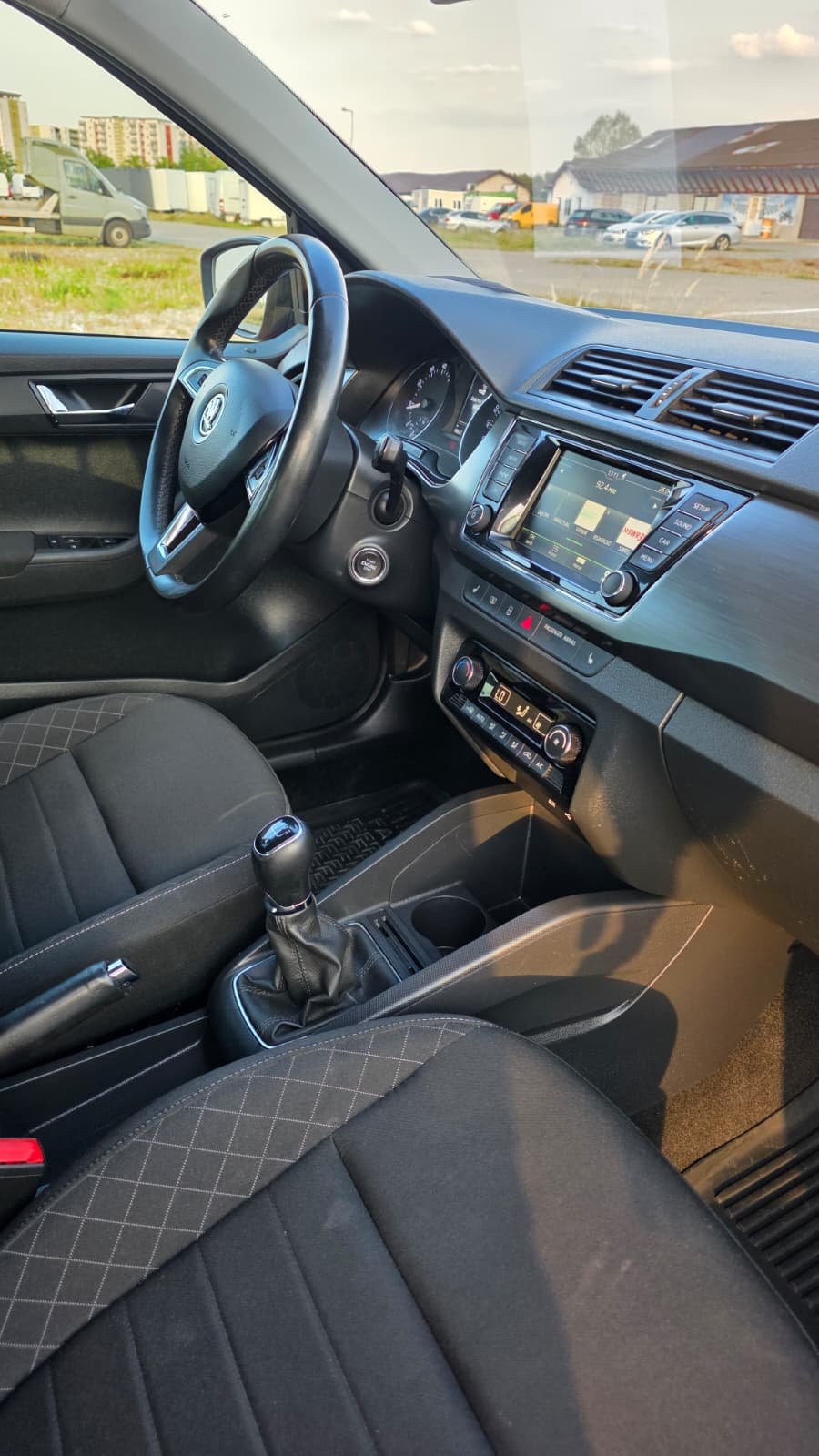 ŠKODA FABIA – AN 2016 – 1.2 BENZINĂ – poza 8 – YAB AUTO Brașov