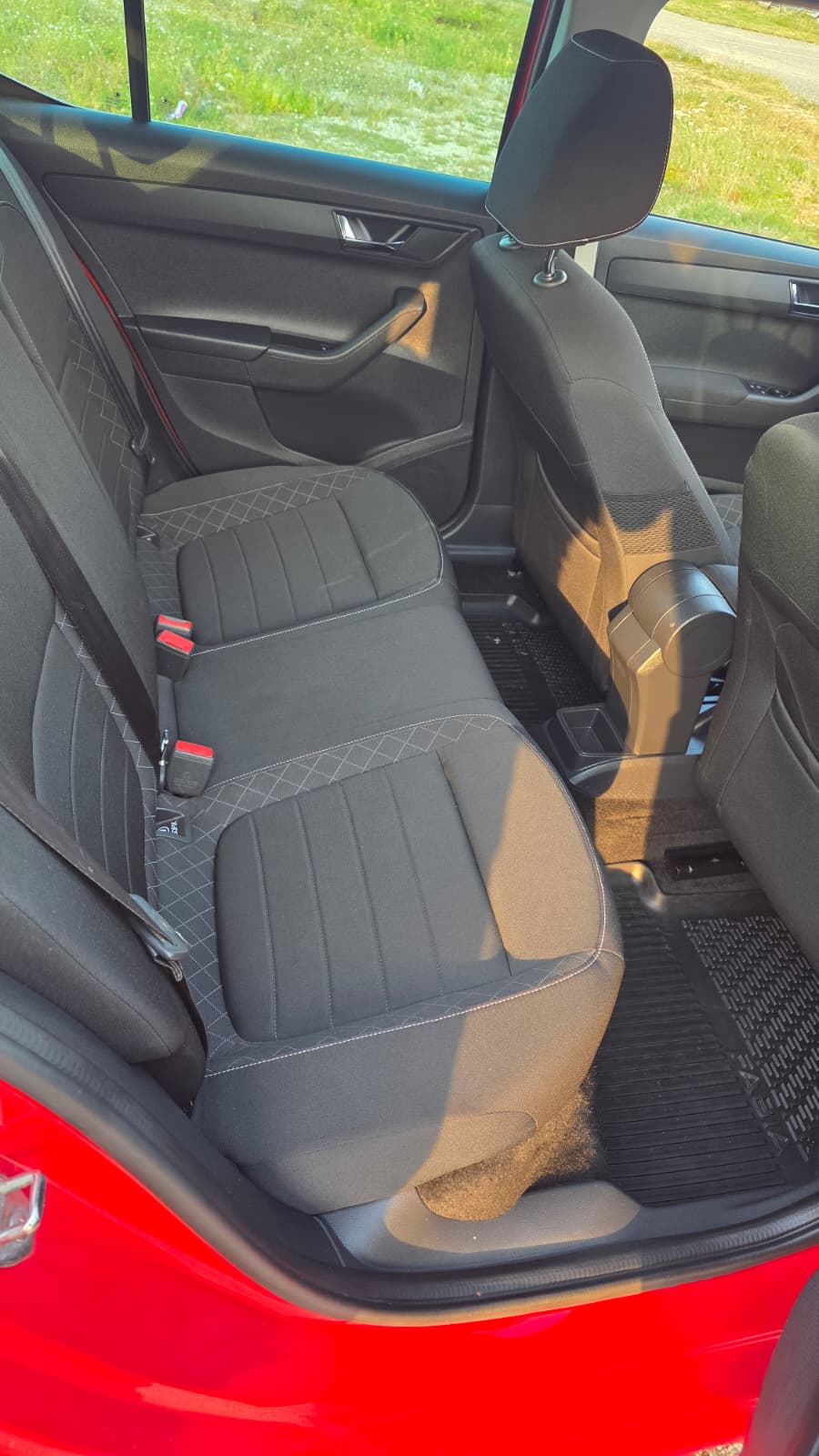 ŠKODA FABIA – AN 2016 – 1.2 BENZINĂ – poza 9 – YAB AUTO Brașov