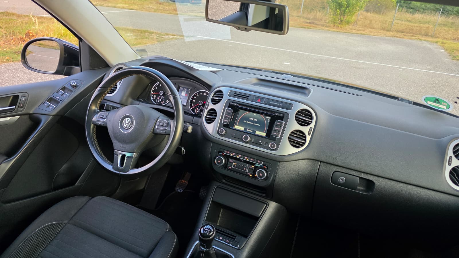 VOLKSWAGEN TIGUAN – 1.4 TSI 122 CP – poza 8 – YAB AUTO Brașov